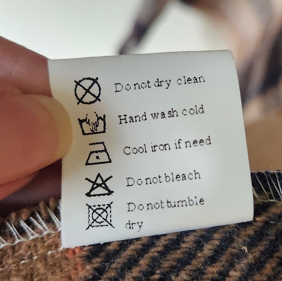 Women's Plaid Shacket - Picture 8 of 9